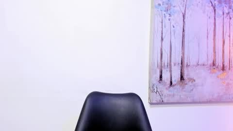 danniakross online show from 11.18.25