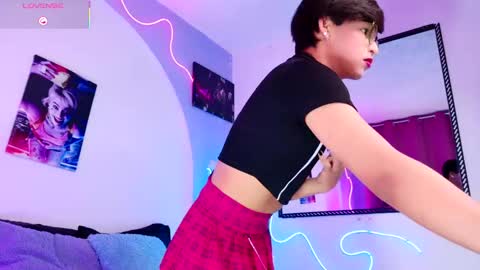 Snapshot of dannyhot__ chatting on 10.01.25 Danny online show from 10.01.25