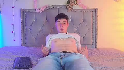 Snapshot of dante_grayy chatting on 11.11.25 Dantegrayy online show from 11.11.25