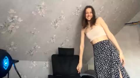 Snapshot of daphinerayman chatting on 10.27.25 Mila online show from 10.27.25