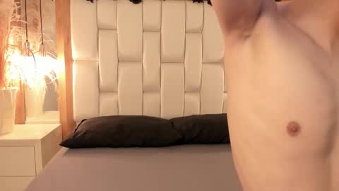 daphne_and_roger online show from 11.10.25