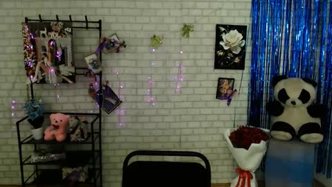 Snapshot of darina_m_ chatting on 02.01.25 Darina online show from 02.01.25