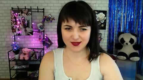 Snapshot of darina_m_ chatting on 02.08.25 Darina online show from 02.08.25