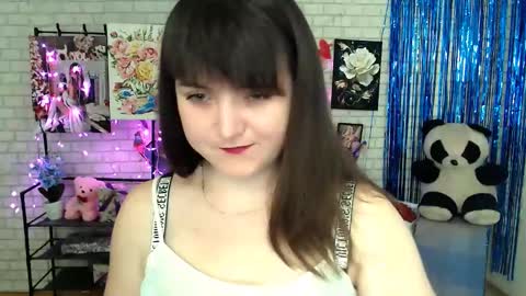 Snapshot of darina_m_ chatting on 03.05.25 Darina online show from 03.05.25