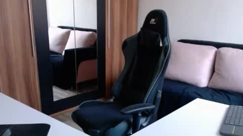 darius_94 online show from 09.15.25