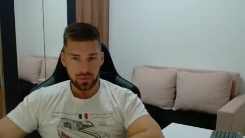 darius_94 online show from 11.12.25