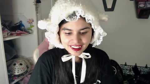 Snapshot of dark_angel_66 chatting on 12.04.24 Moony online show from 12.04.24