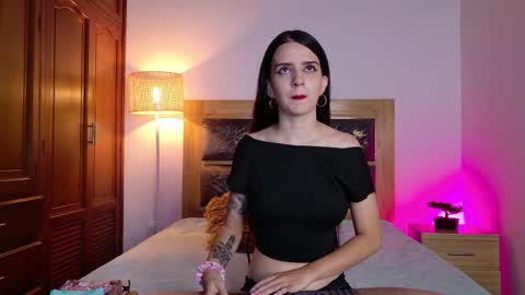 dark_angell77 online show from 11.20.25