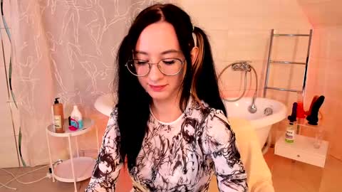 Lola online show from 12.14.24