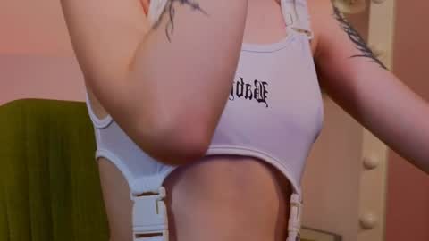 Lola online show from 02.23.25