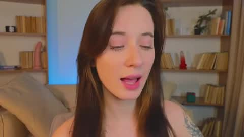 Lola online show from 03.08.25