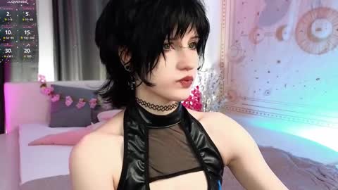 Snapshot of dark_vamp_ chatting on 03.10.25 Vamp online show from 03.10.25