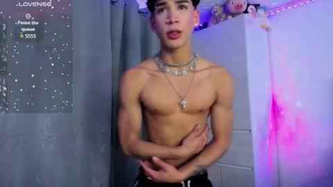 Snapshot of darkboy26_ chatting on 09.24.25 Blake online show from 09.24.25