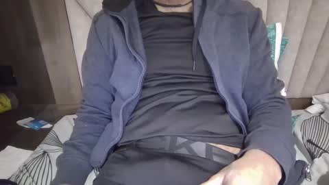 Snapshot of darkbud03 chatting on 02.01.25 just a guy online show from 02.01.25