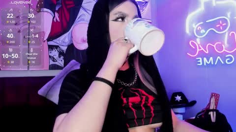 Snapshot of darki_shine_ chatting on 09.30.25 cleitlin vinson online show from 09.30.25