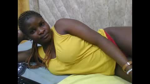 Snapshot of darknipples2 chatting on 09.19.25 SHANICE online show from 09.19.25