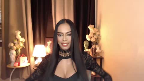 Snapshot of darksoul_mistress chatting on 02.18.25 HAPPY BIRTHDAY MISTRESS MADRIANA online show from 02.18.25