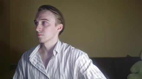 Snapshot of datalian chatting on 10.11.25 datalian online show from 10.11.25