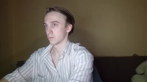 Snapshot of datalian chatting on 10.18.25 datalian online show from 10.18.25