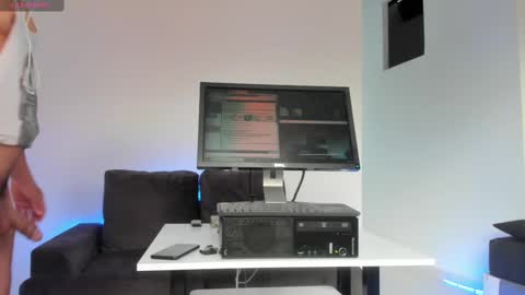 Snapshot of dave_hs chatting on 02.22.25 dave_hs online show from 02.22.25