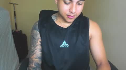 Snapshot of davidlenonn_ chatting on 09.26.25 Lennon online show from 09.26.25