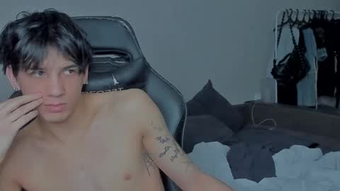 Snapshot of davisross chatting on 12.22.24 davis online show from 12.22.24