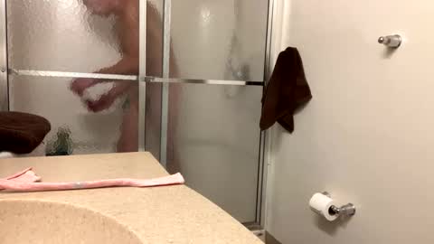 Snapshot of dawatertiger chatting on 10.29.25 dawatertiger online show from 10.29.25