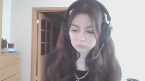Snapshot of dawndollins chatting on 03.04.25 Alice online show from 03.04.25
