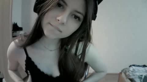 Snapshot of dawndollins chatting on 03.12.25 Alice online show from 03.12.25