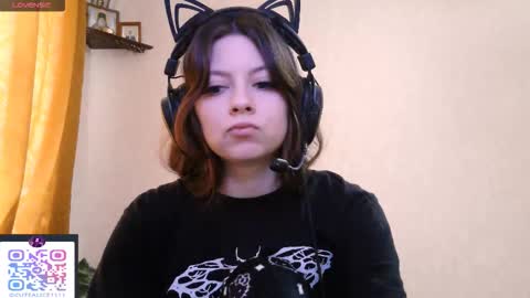 Snapshot of dawndollins chatting on 09.17.25 Alice online show from 09.17.25