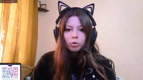 Snapshot of dawndollins chatting on 09.18.25 Alice online show from 09.18.25