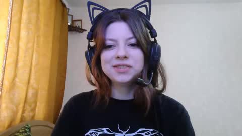 Snapshot of dawndollins chatting on 09.20.25 Alice online show from 09.20.25