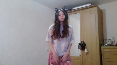 Snapshot of dawndollins chatting on 09.22.25 Alice online show from 09.22.25