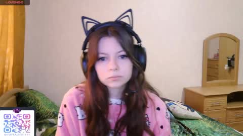 Snapshot of dawndollins chatting on 09.26.25 Alice online show from 09.26.25