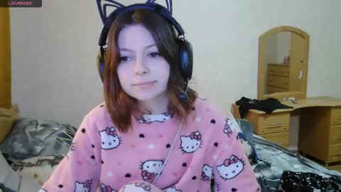 Snapshot of dawndollins chatting on 10.04.25 Alice online show from 10.04.25