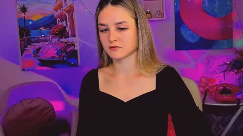 Snapshot of deboralarson chatting on 12.28.24 Debora online show from 12.28.24