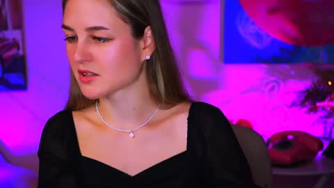 Snapshot of deboralarson chatting on 01.13.25 Debora online show from 01.13.25