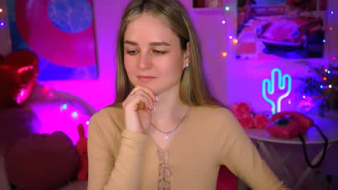 Snapshot of deboralarson chatting on 03.11.25 Debora online show from 03.11.25