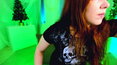 Snapshot of deca_dance chatting on 01.07.25 Ask me online show from 01.07.25