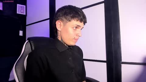 Snapshot of declan_fox chatting on 10.03.25 declan_fox online show from 10.03.25