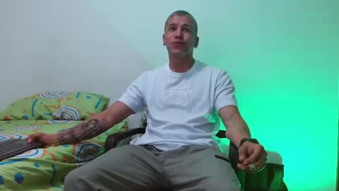 Snapshot of deconrios chatting on 12.22.24 Santiago online show from 12.22.24