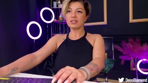 Snapshot of deeadiamond chatting on 03.09.25 Deea online show from 03.09.25