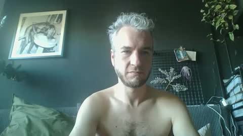 Snapshot of deebo1987 chatting on 12.28.24 Deen online show from 12.28.24