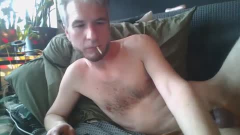 Snapshot of deebo1987 chatting on 01.02.25 Deen online show from 01.02.25