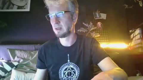 Snapshot of deebo1987 chatting on 01.04.25 Deen online show from 01.04.25