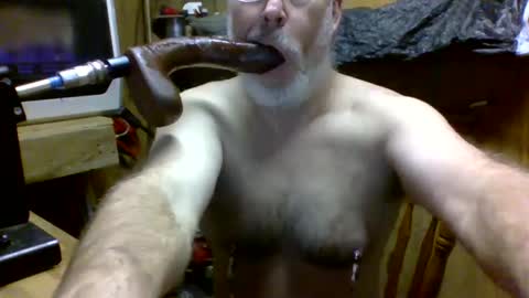 Snapshot of deepthroat227 chatting on 01.27.25 Deepthroat My Big Dildos online show from 01.27.25