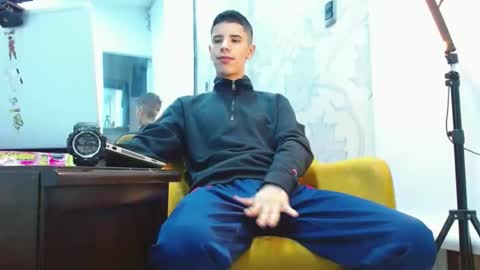 Snapshot of delglo chatting on 10.07.25 delglo online show from 10.07.25