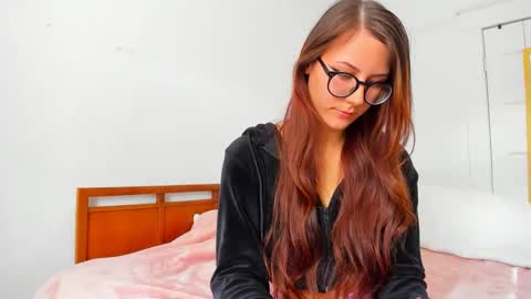 Snapshot of deliciousnoni chatting on 11.07.25 deliciousnoni online show from 11.07.25