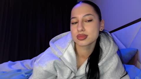 delly_love online show from 10.27.25