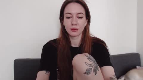 Snapshot of demiamour chatting on 09.19.25 Demi. not your babybabebb and other shit online show from 09.19.25